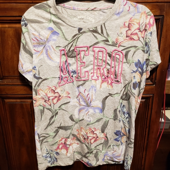 Aeropostale Tops - GONE NEW Aeropostale floral crew tee Sz XL